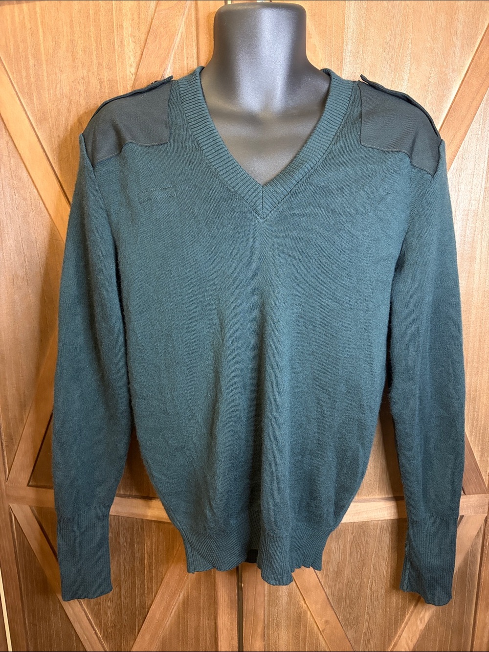 Logistik E, Inc. Canadian Military Issue 100% Wool V-Neck Commando Sweater Green
